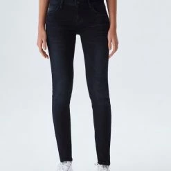 Groothandel 🌟 LTB 👖 Jeans LTB Nicole 👖 Jeans Volwassenen Donkerblauw 👍 16 Groothandel 🌟 LTB 👖 Jeans LTB Nicole 👖 Jeans Volwassenen Donkerblauw 👍 -Dameskleding Verkoopwinkel 550x714 1