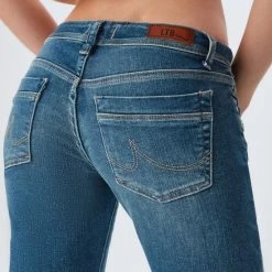 Korting 😀 LTB 👖 Jeans LTB Valerie 👖 Jeans Volwassenen Donkerblauw 🛒 16 Korting 😀 LTB 👖 Jeans LTB Valerie 👖 Jeans Volwassenen Donkerblauw 🛒 -Dameskleding Verkoopwinkel 550x733 202
