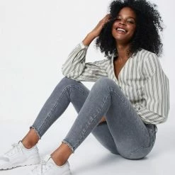 Beste deal 🌟 Only 👖 Jeans Onlblush Mid Sk Ank Raw Jns Rea0918 15188520 Grey Demin Dames Maat - W32 X L34 😉 -Dameskleding Verkoopwinkel 550x733 214