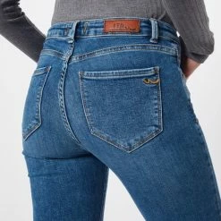 Groothandel ❤️ LTB 👖 Jeans LTB Nicole 👖 Jeans Volwassenen Lichtblauw 🎉 34 Groothandel ❤️ LTB 👖 Jeans LTB Nicole 👖 Jeans Volwassenen Lichtblauw 🎉 -Dameskleding Verkoopwinkel 550x733 394