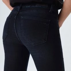 Groothandel 🌟 LTB 👖 Jeans LTB Nicole 👖 Jeans Volwassenen Donkerblauw 👍 17 Groothandel 🌟 LTB 👖 Jeans LTB Nicole 👖 Jeans Volwassenen Donkerblauw 👍 -Dameskleding Verkoopwinkel 550x733 40