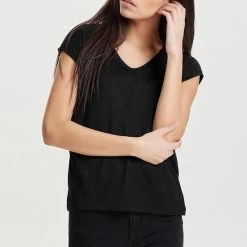 Top 10 🛒 ONLY ONLSILVERY S/S V NECK LUREX TOP JRS NOOS Dames T-shirt - Maat L 🧨 -Dameskleding Verkoopwinkel 550x808 1