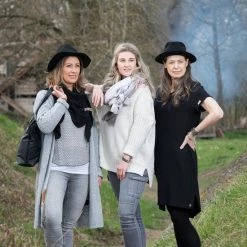 Goedkoopste 🥰 Knit Factory Kylie Gebreide Dames Trui - Boothals - Beige - 36/44 🤩 -Dameskleding Verkoopwinkel 550x824 126