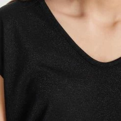 Top 10 🛒 ONLY ONLSILVERY S/S V NECK LUREX TOP JRS NOOS Dames T-shirt - Maat L 🧨 -Dameskleding Verkoopwinkel 550x825 230